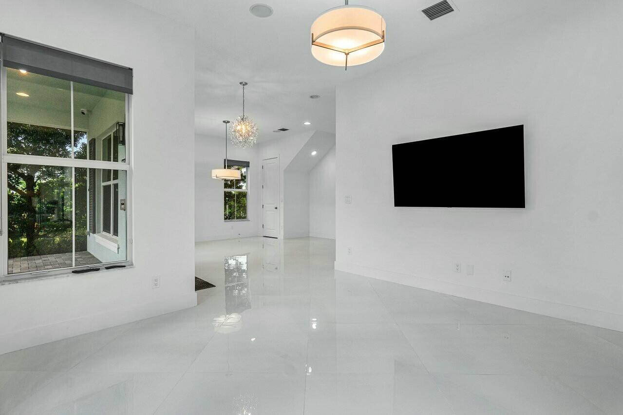 13605 Dumont Road