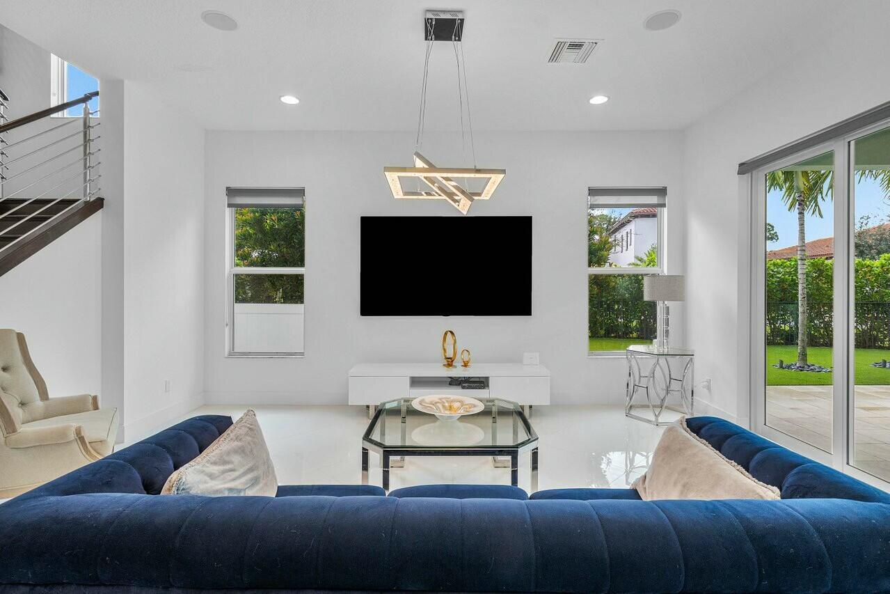 13605 Dumont Road