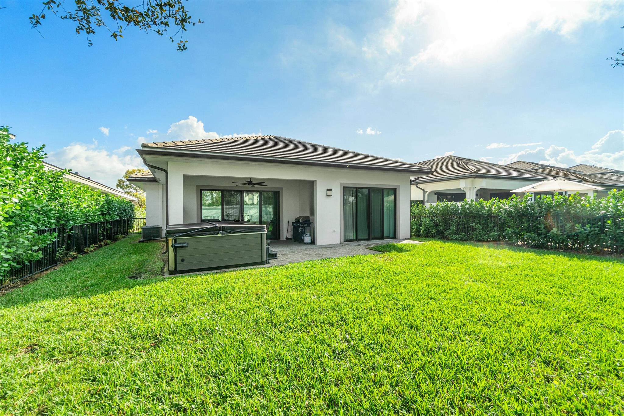 2928 Gin Berry Way