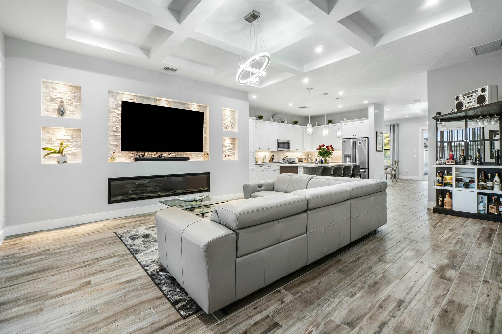 2928 Gin Berry Way