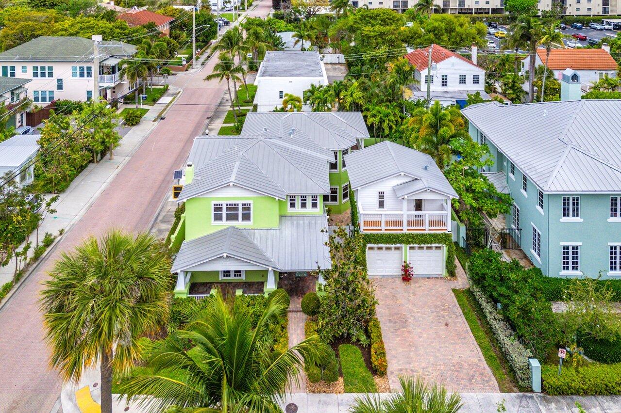 215 Vallette Way