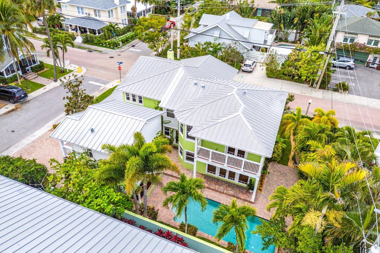 215 Vallette Way