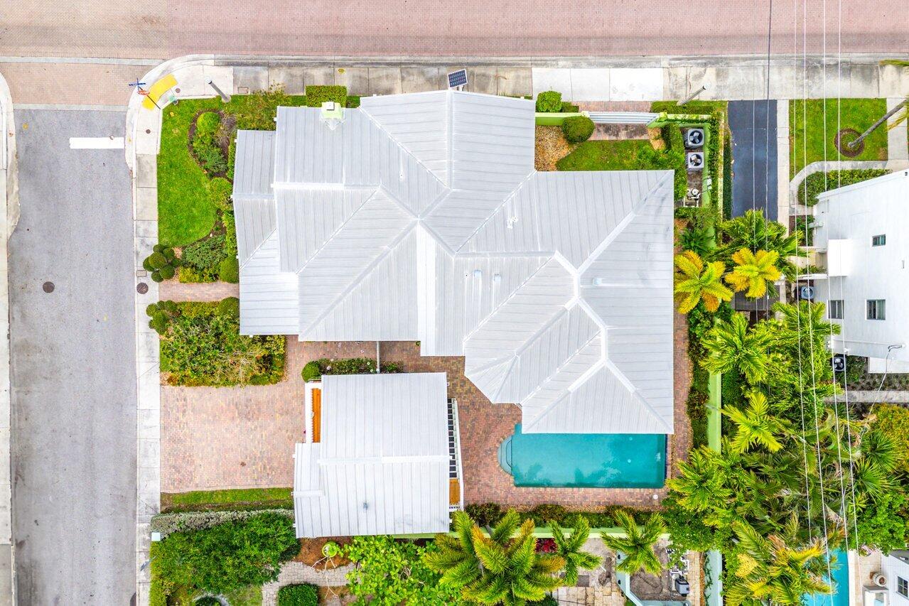 215 Vallette Way