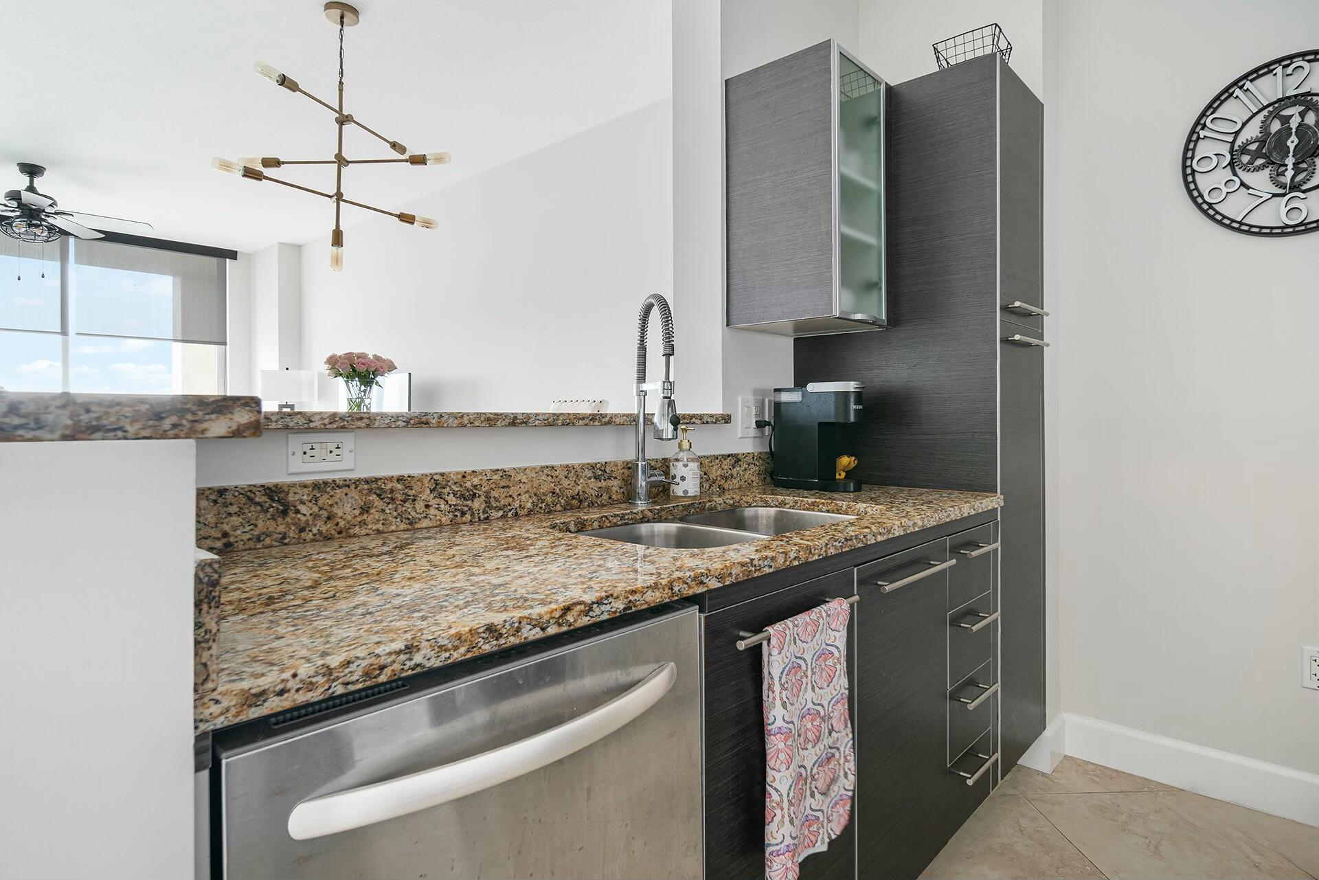 550 Okeechobee Boulevard 1514