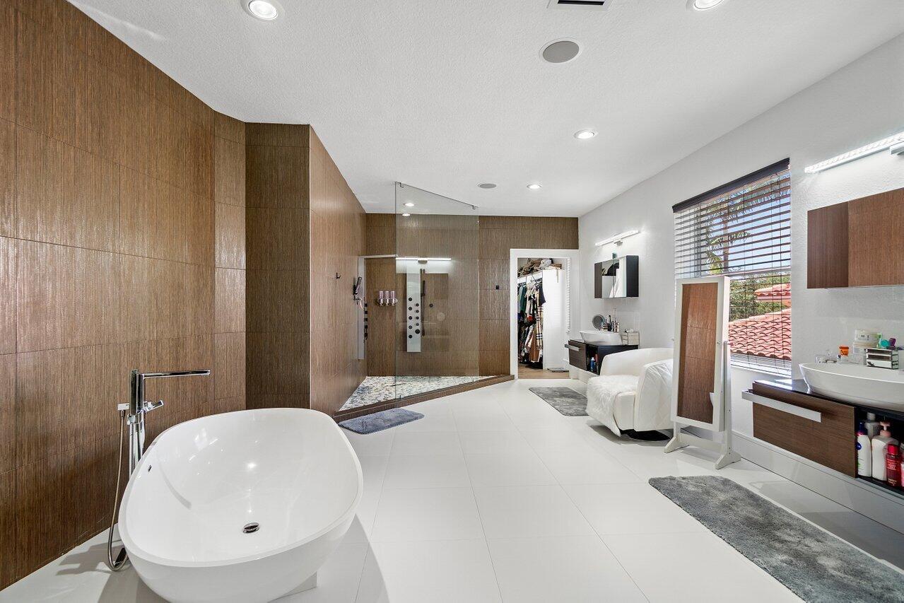 682 Cresta Circle