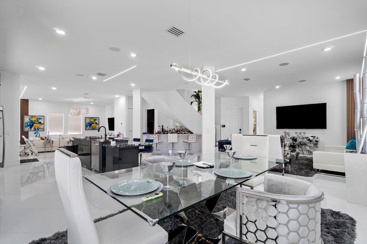 682 Cresta Circle