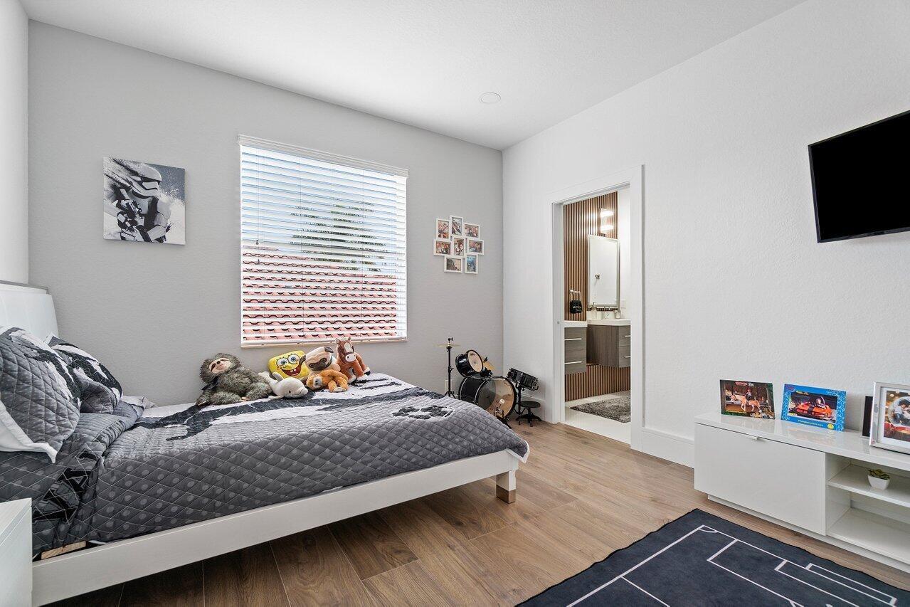 682 Cresta Circle