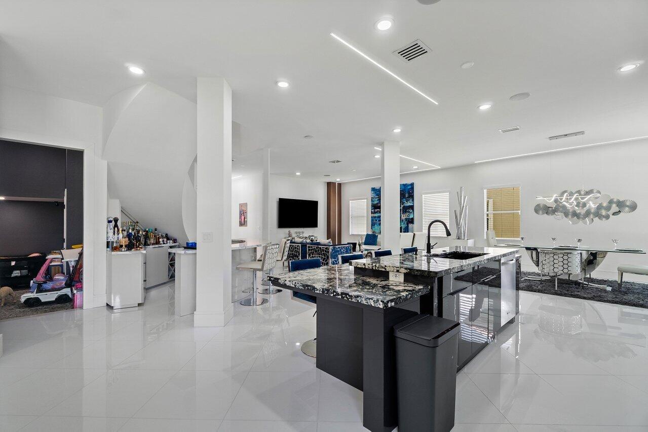682 Cresta Circle