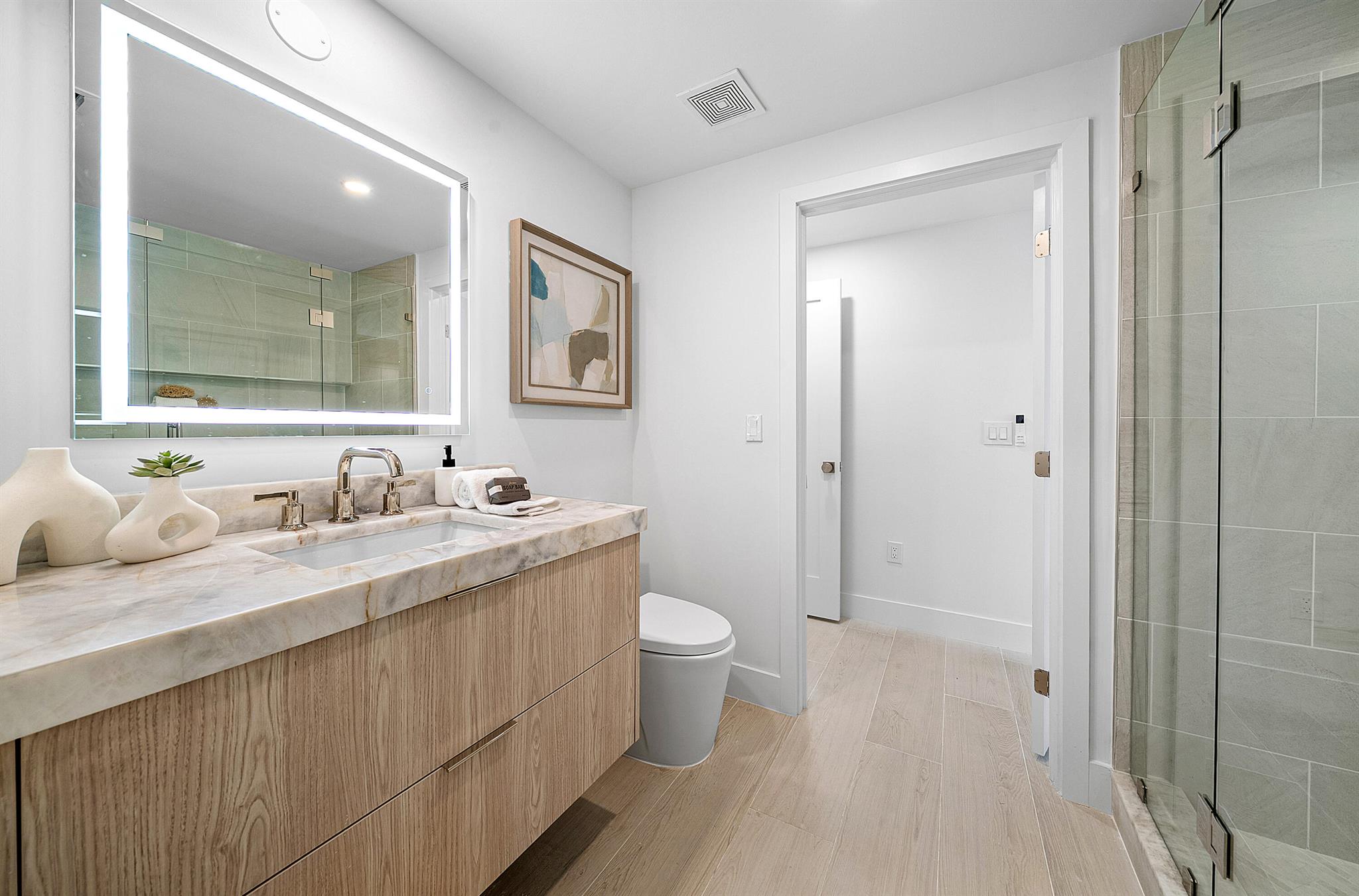 255 Evernia Street 806