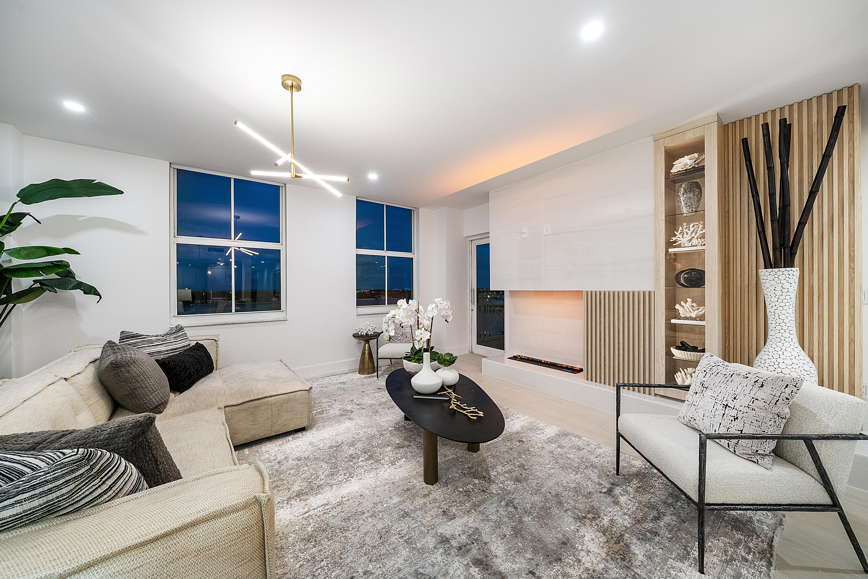 255 Evernia Street 806