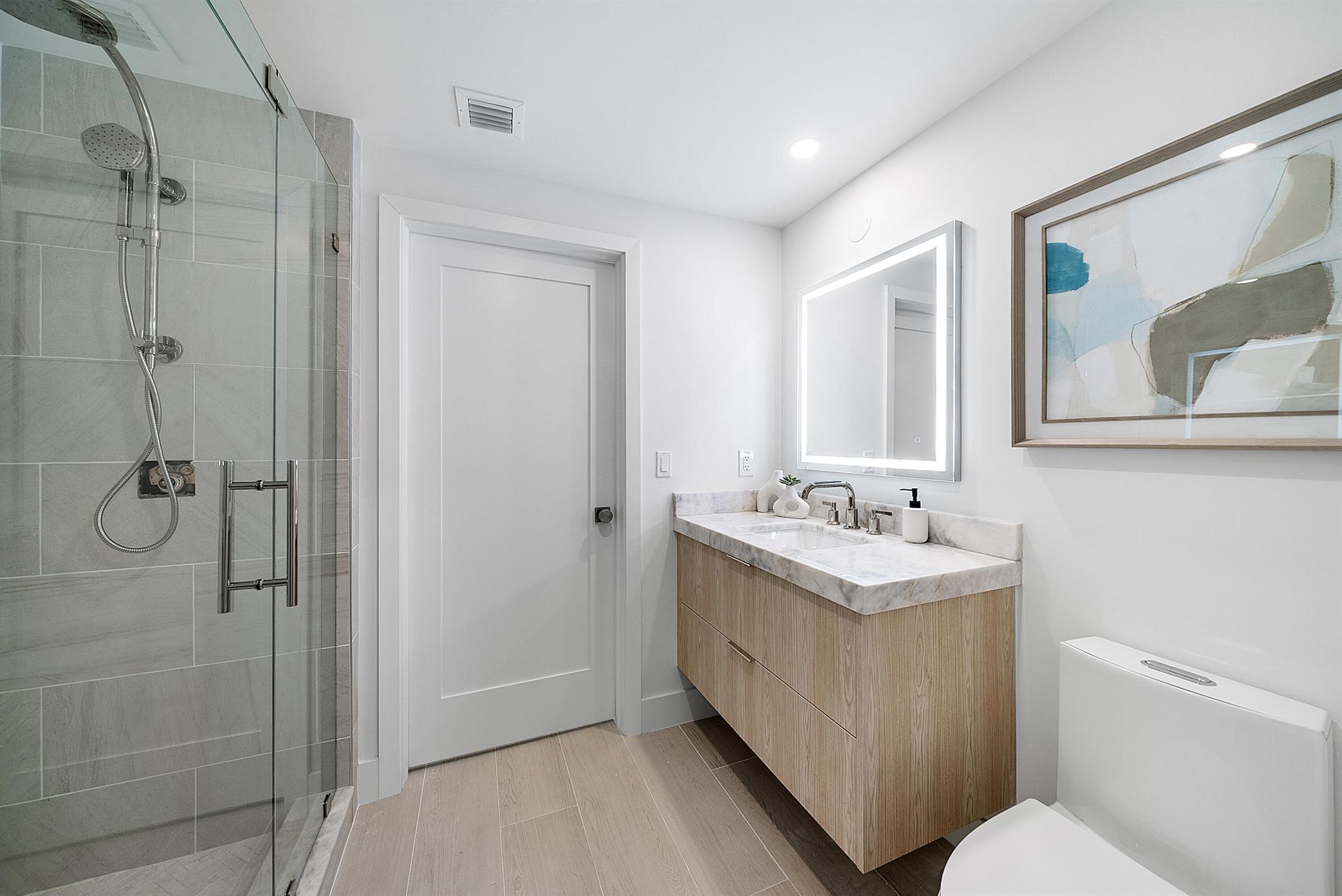 255 Evernia Street 806