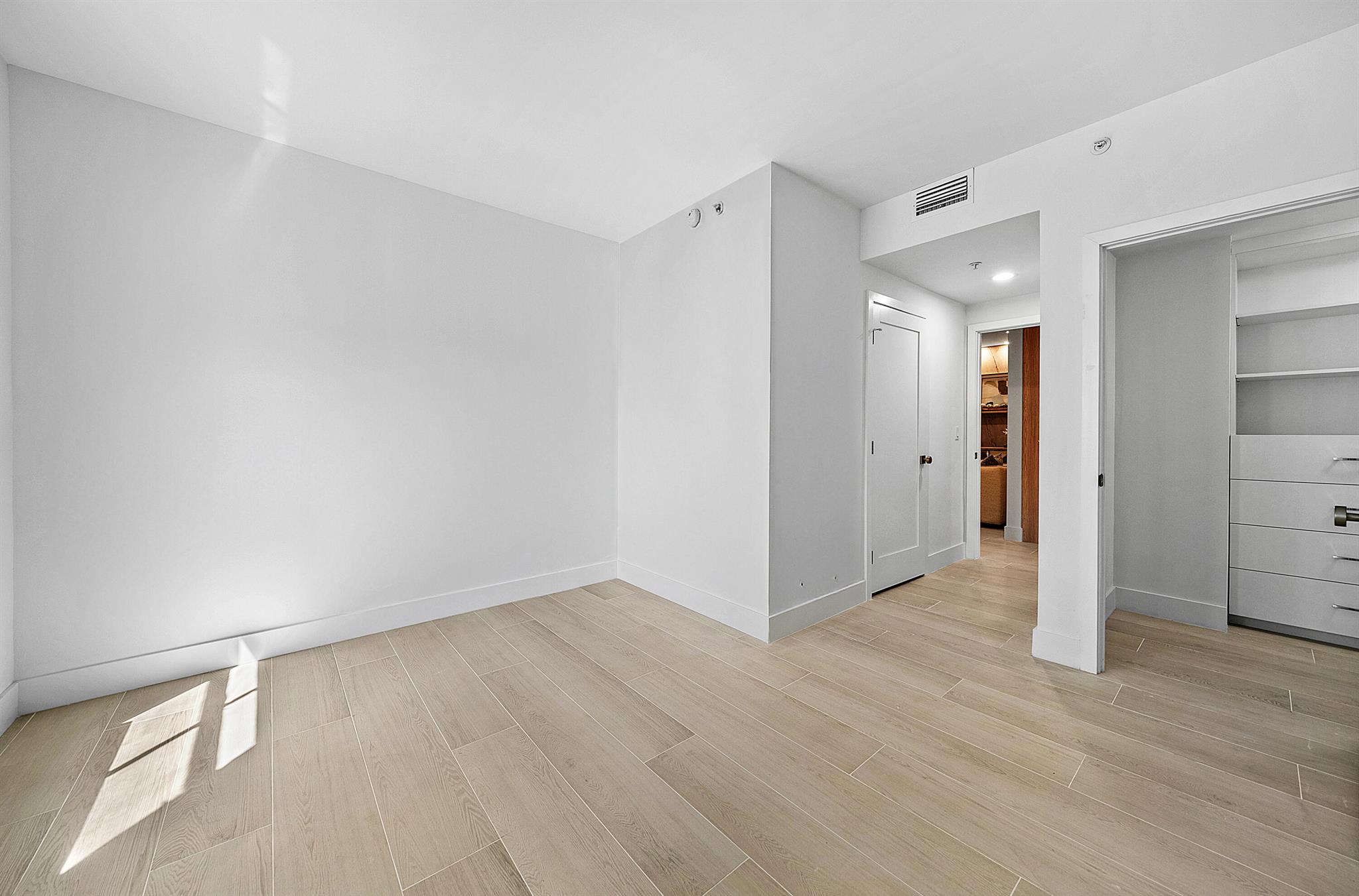 255 Evernia Street 806