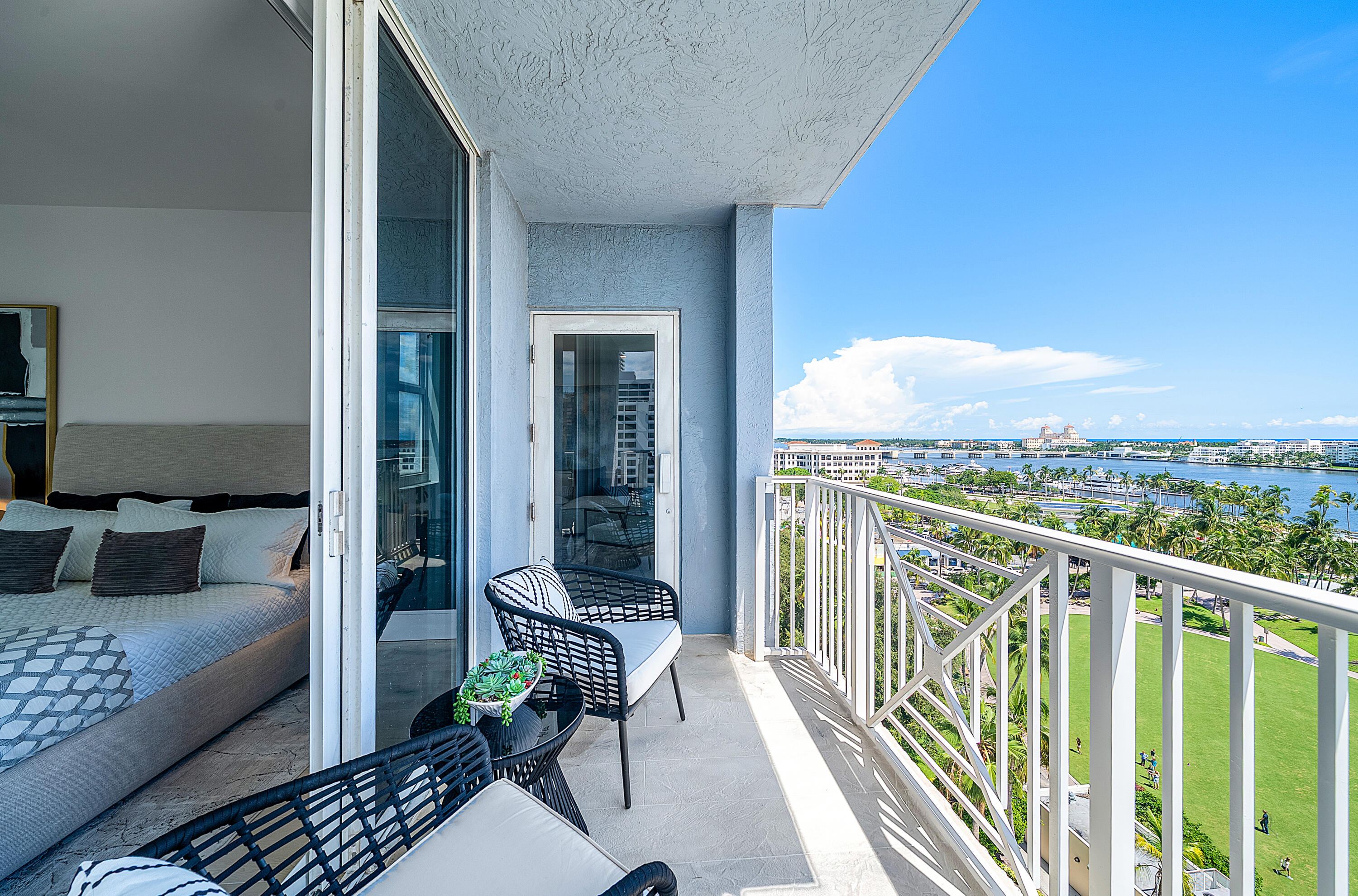 255 Evernia Street 806