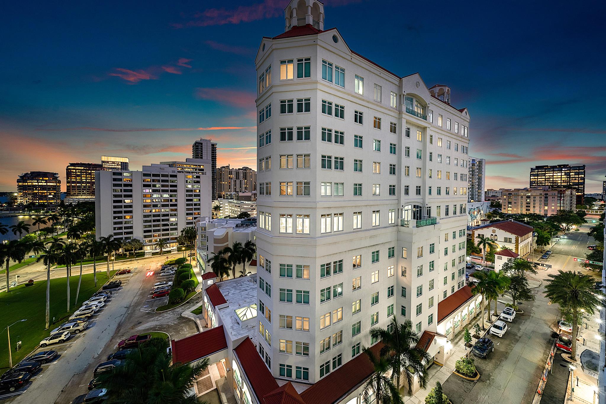 255 Evernia Street 806
