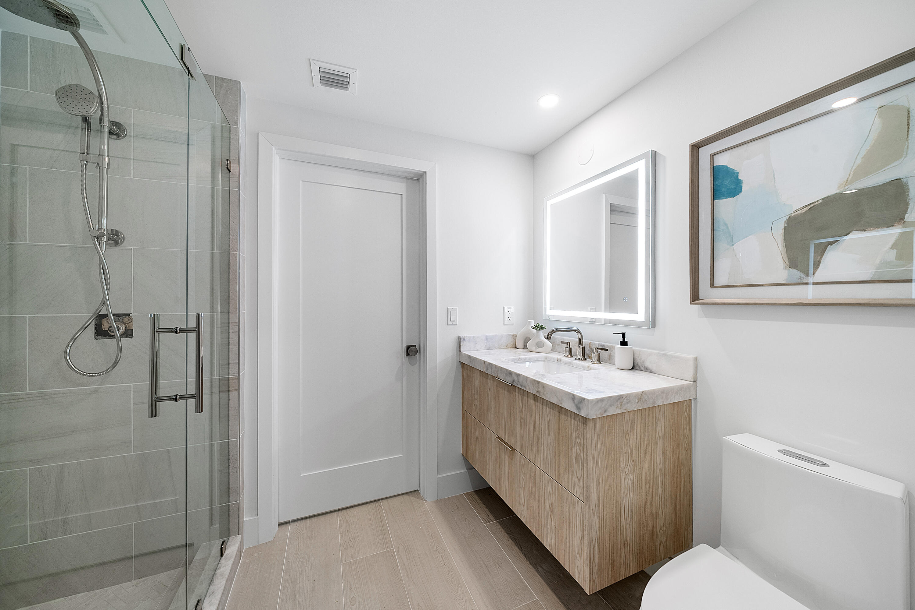 255 Evernia Street 806