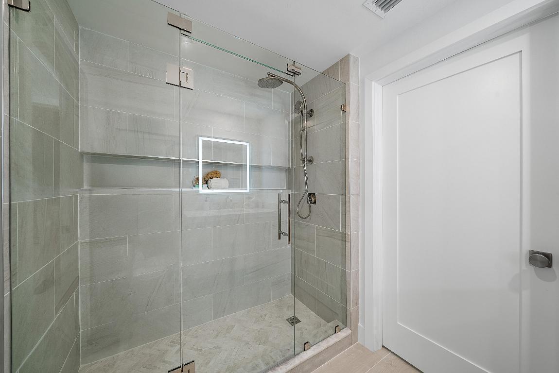 255 Evernia Street 806