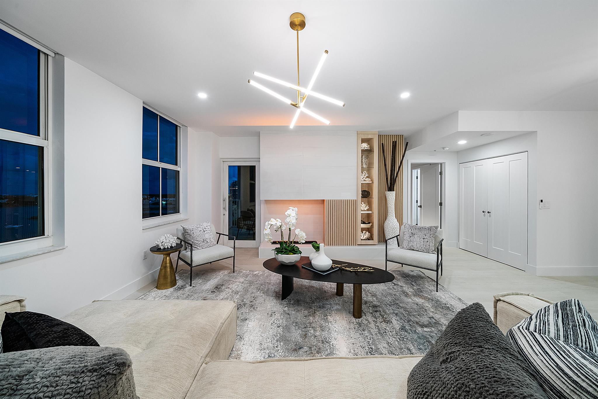 255 Evernia Street 806