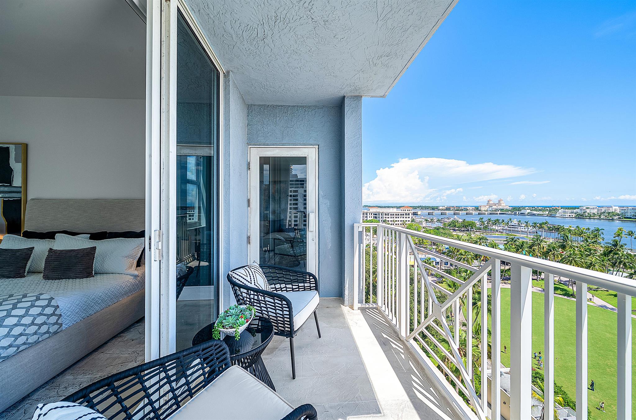 255 Evernia Street 806