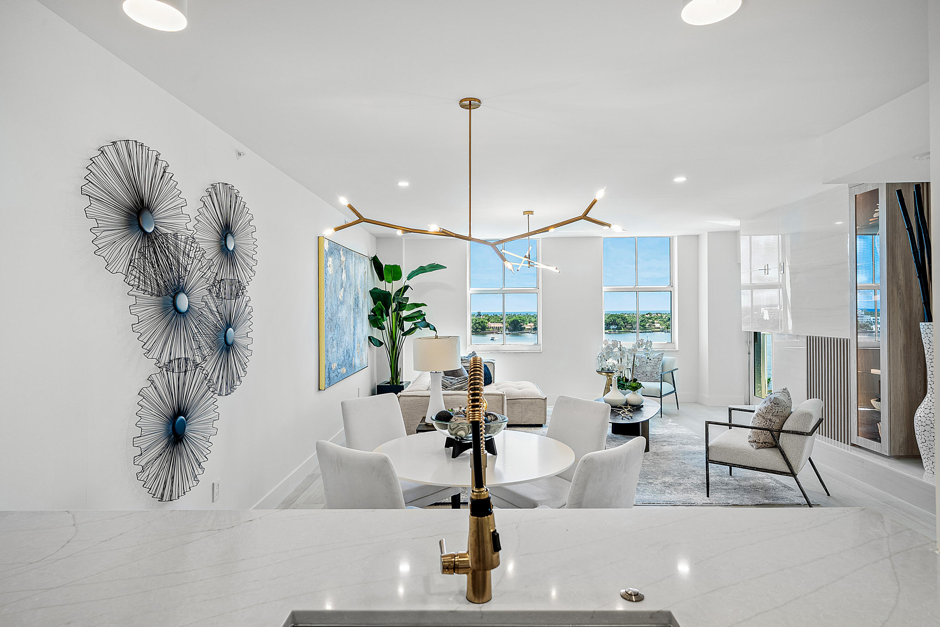 255 Evernia Street 806