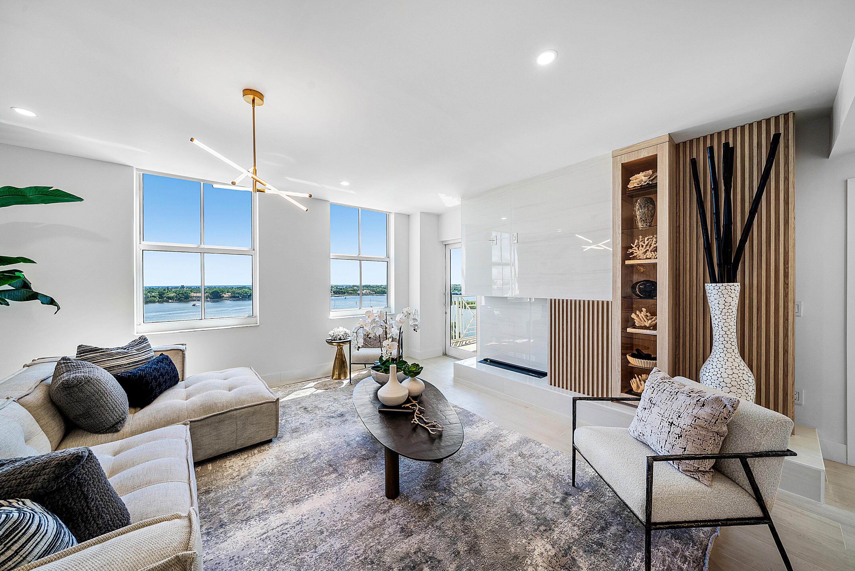 255 Evernia Street 806