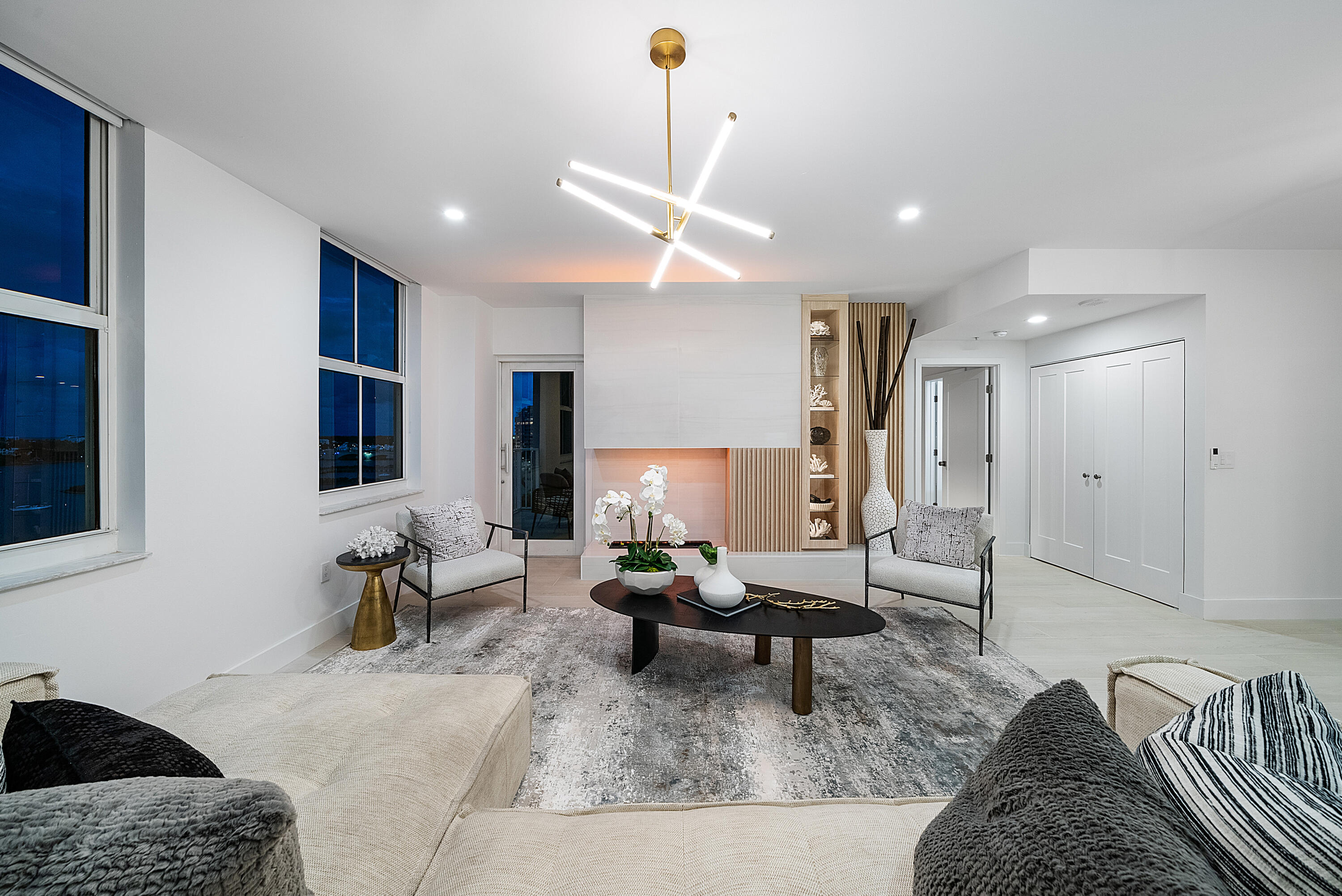 255 Evernia Street 806