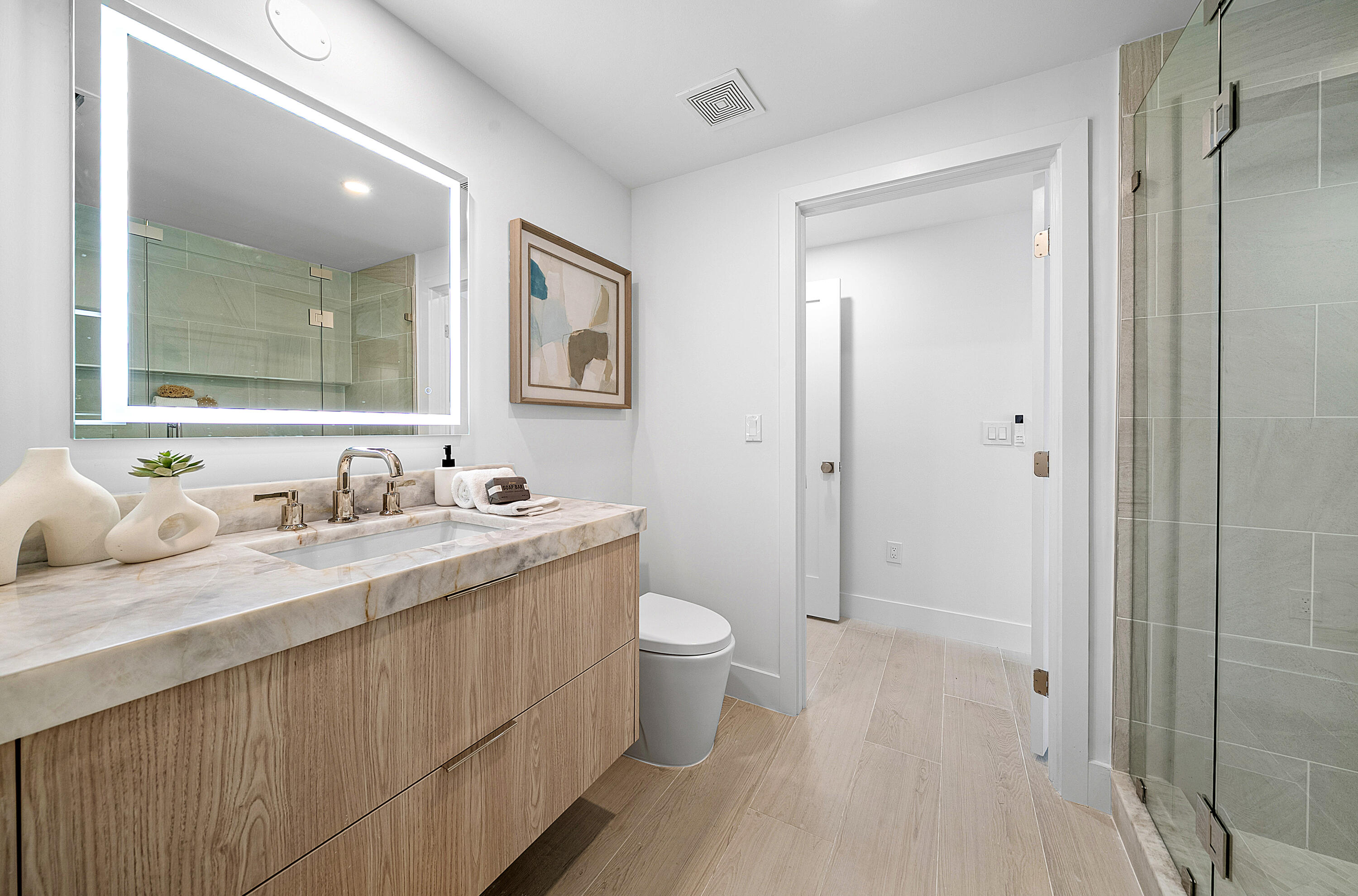 255 Evernia Street 806