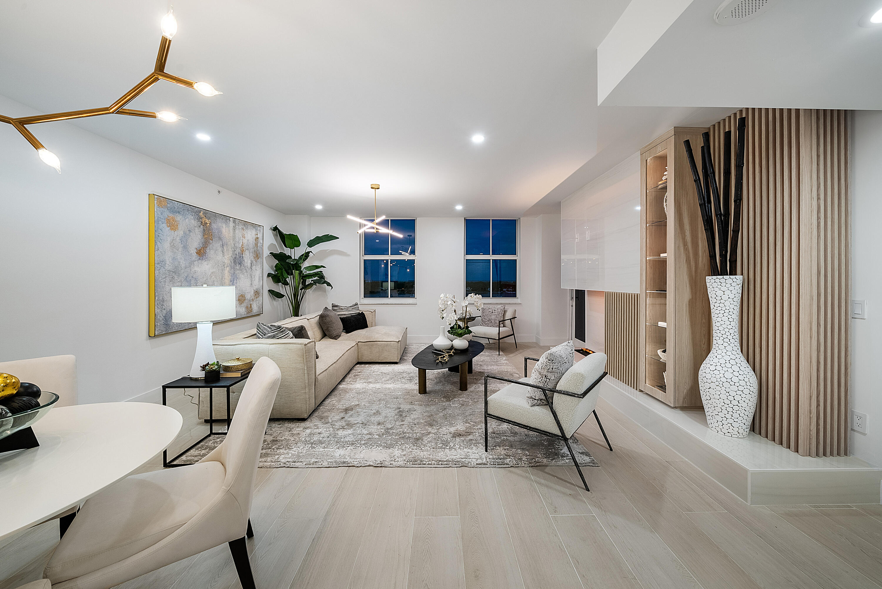 255 Evernia Street 806