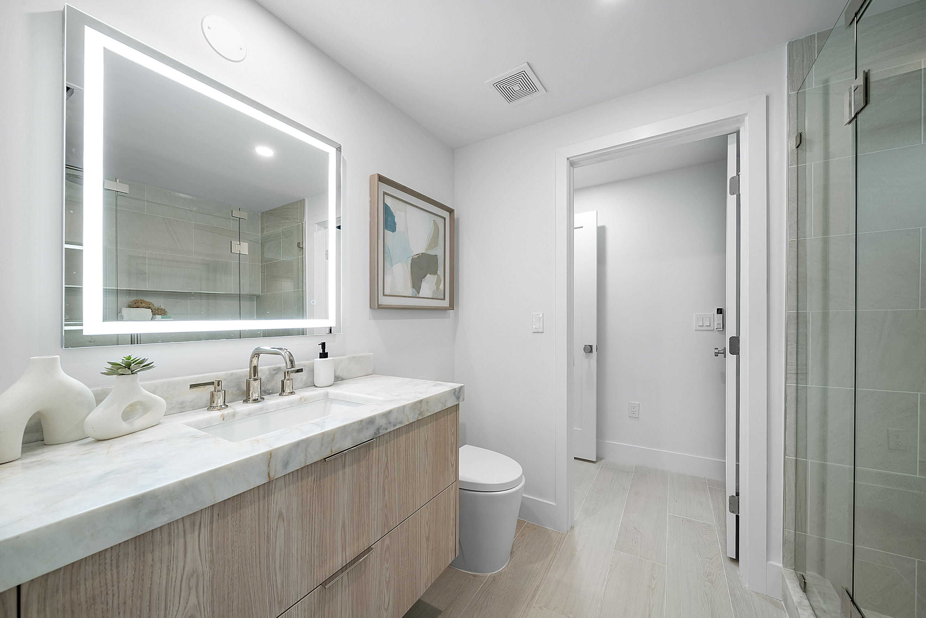 255 Evernia Street 806