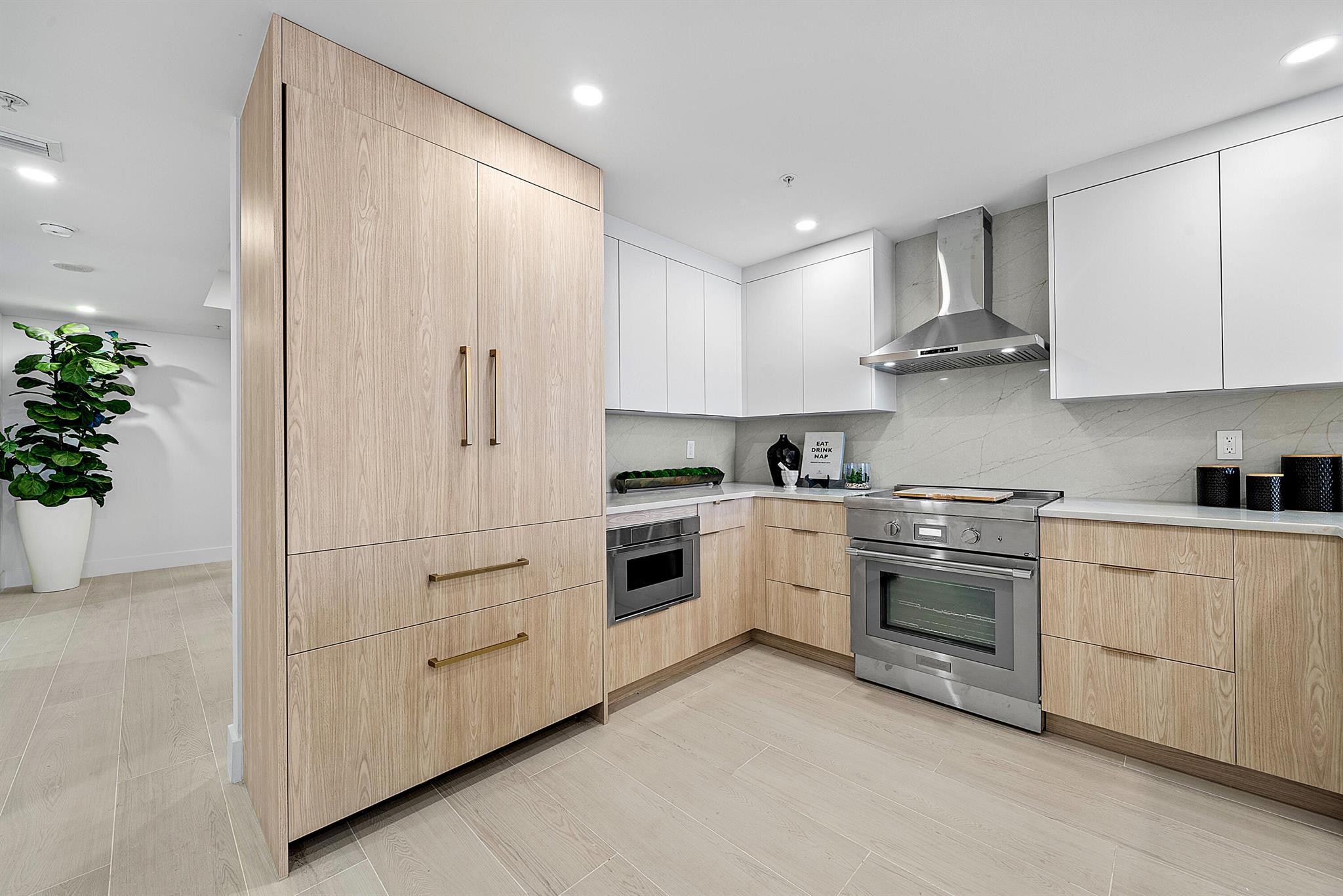 255 Evernia Street 806