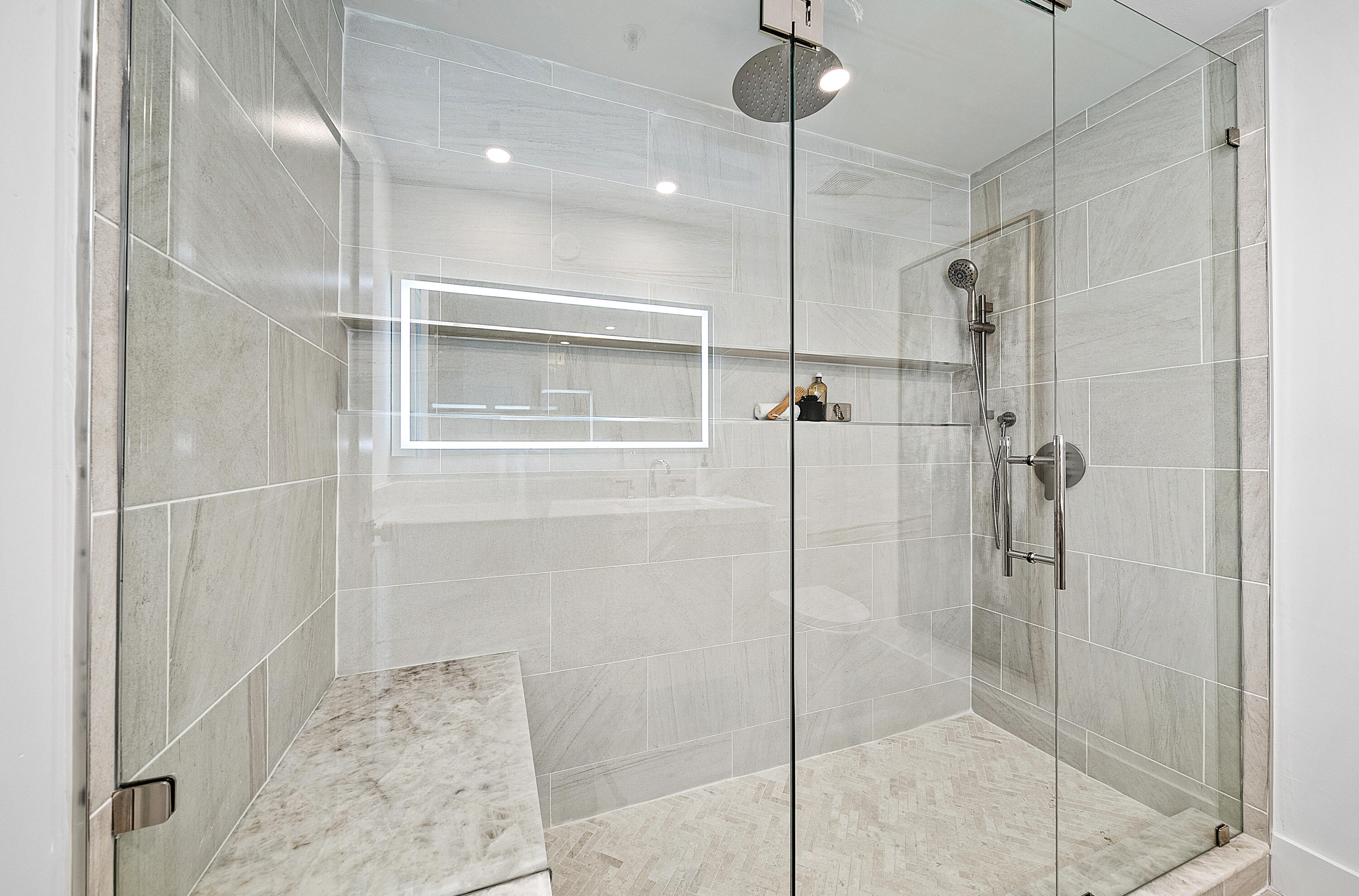 255 Evernia Street 806