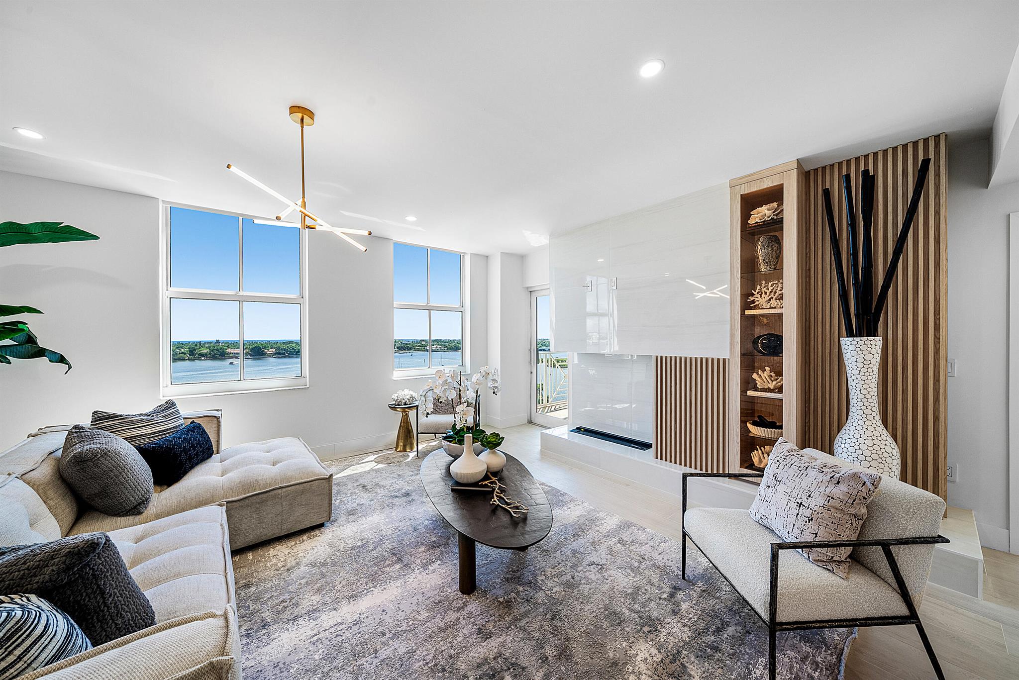 255 Evernia Street 806