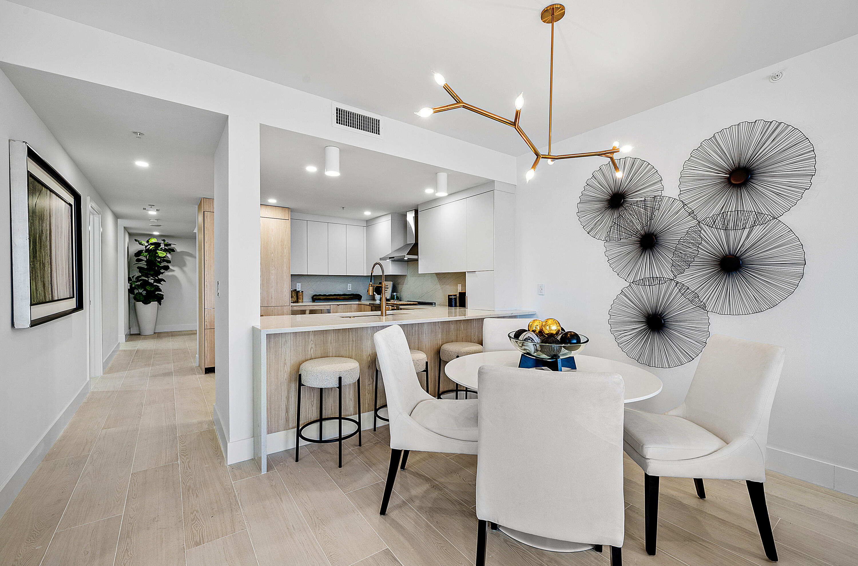 255 Evernia Street 806