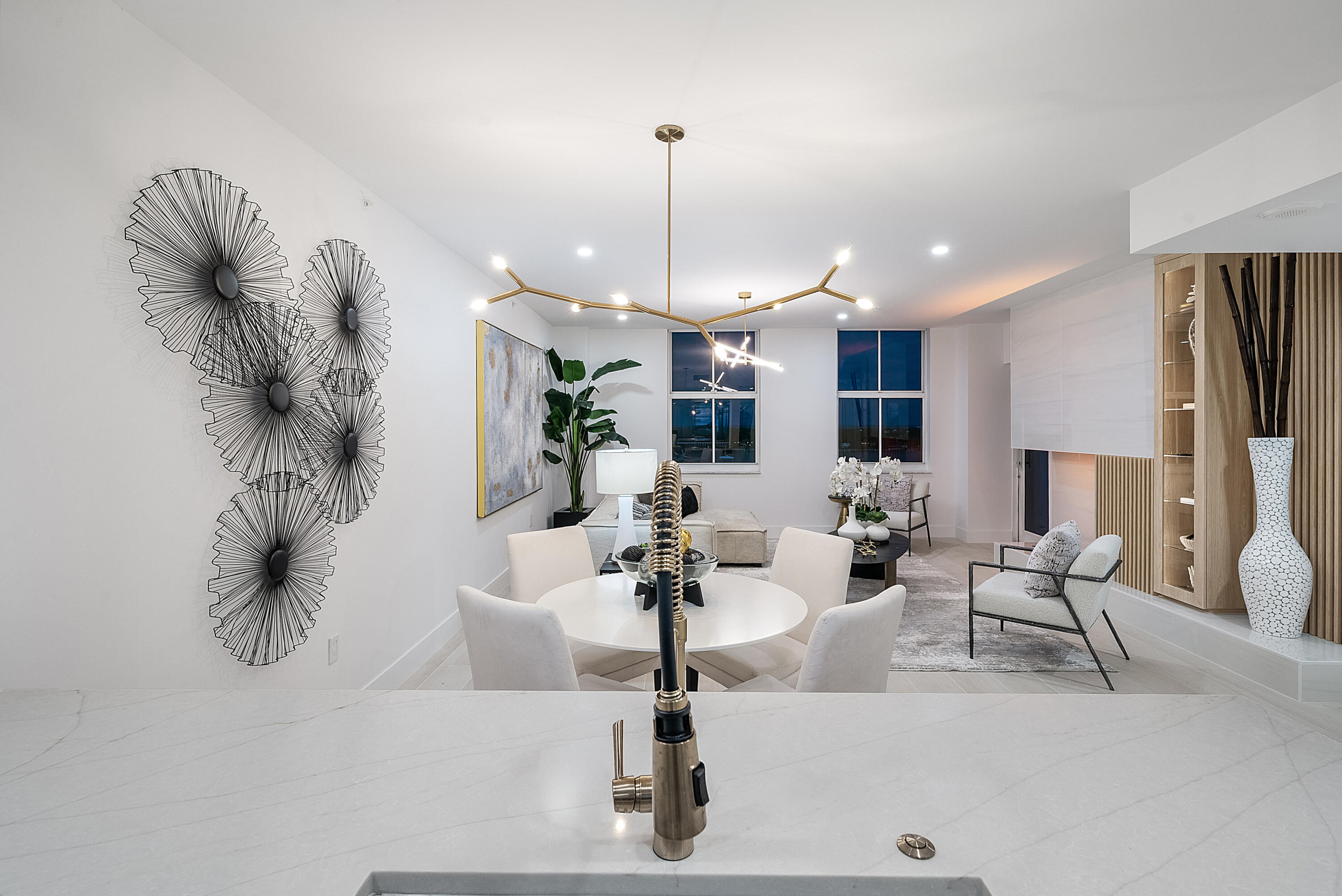 255 Evernia Street 806