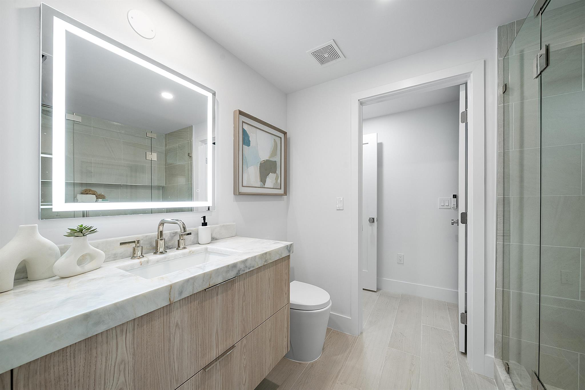 255 Evernia Street 806