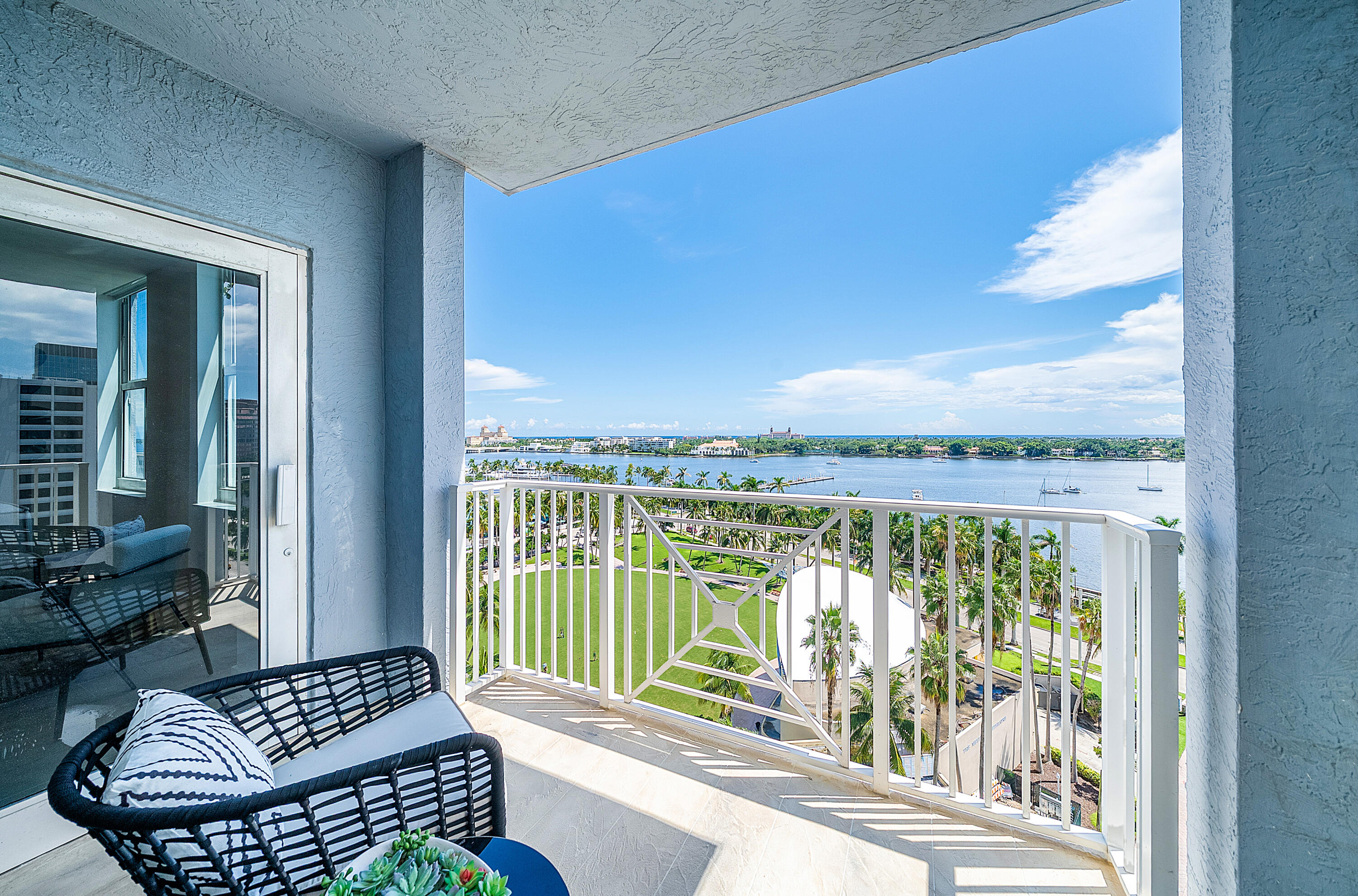 255 Evernia Street 806