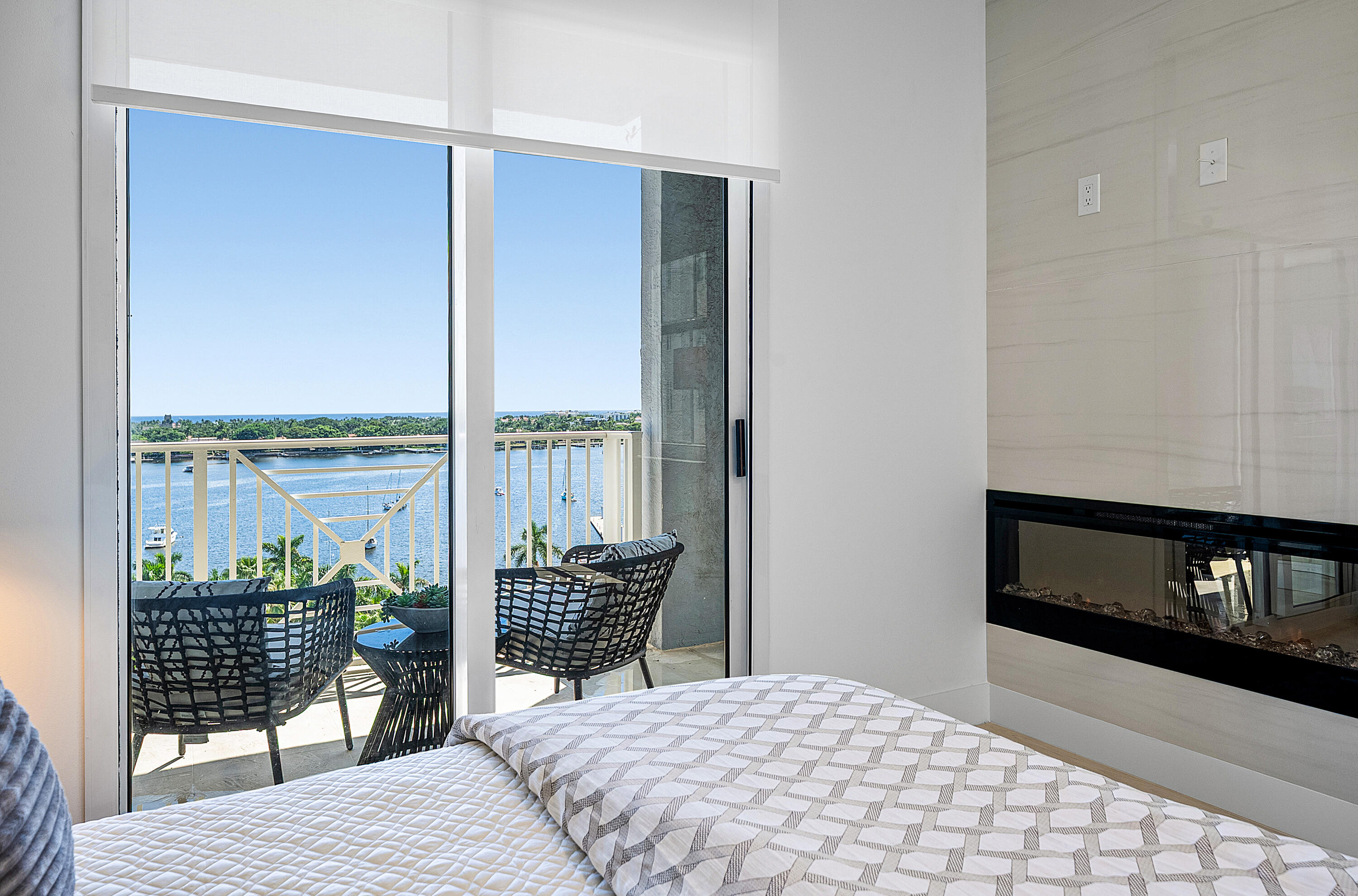 255 Evernia Street 806