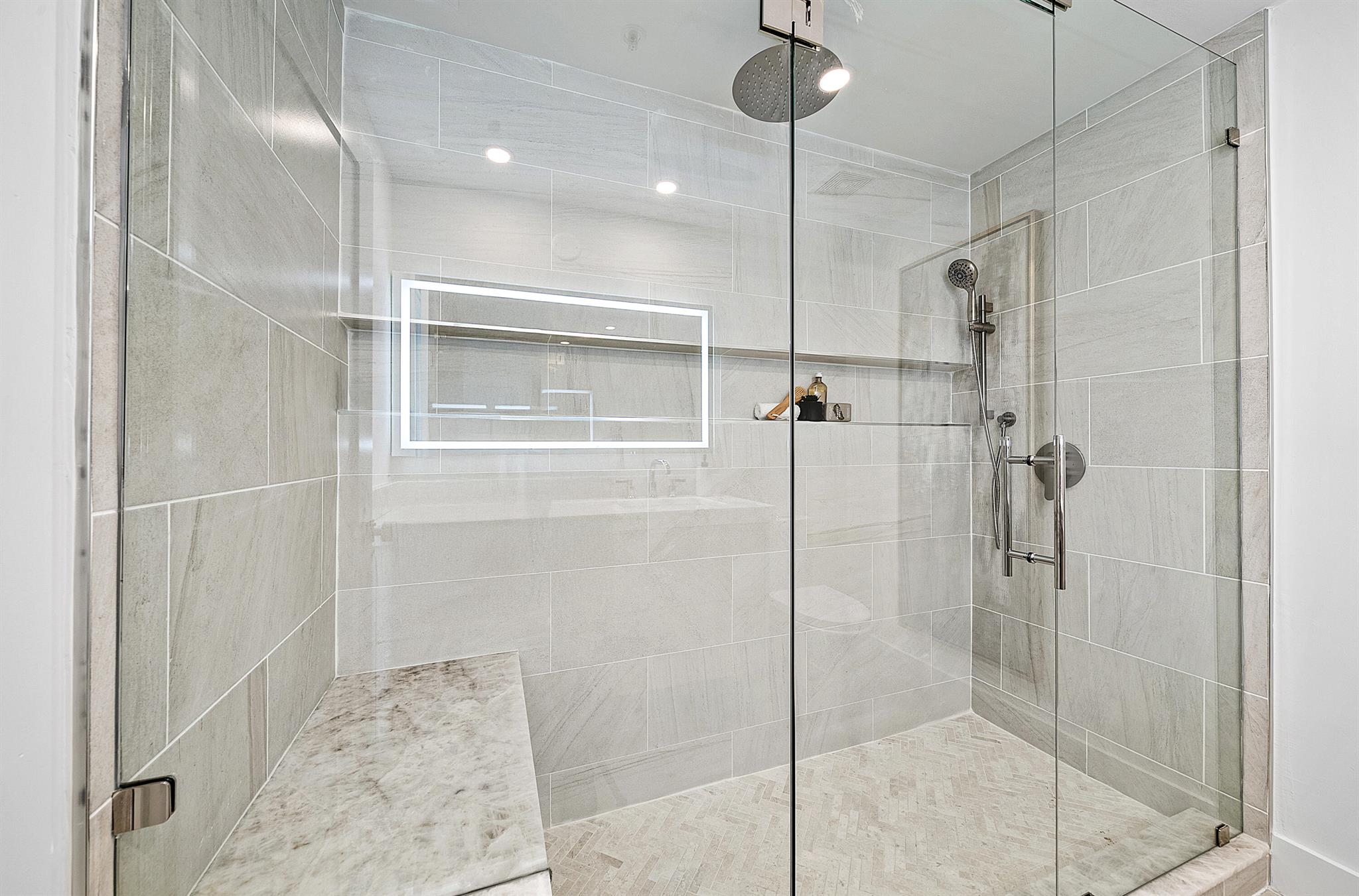 255 Evernia Street 806