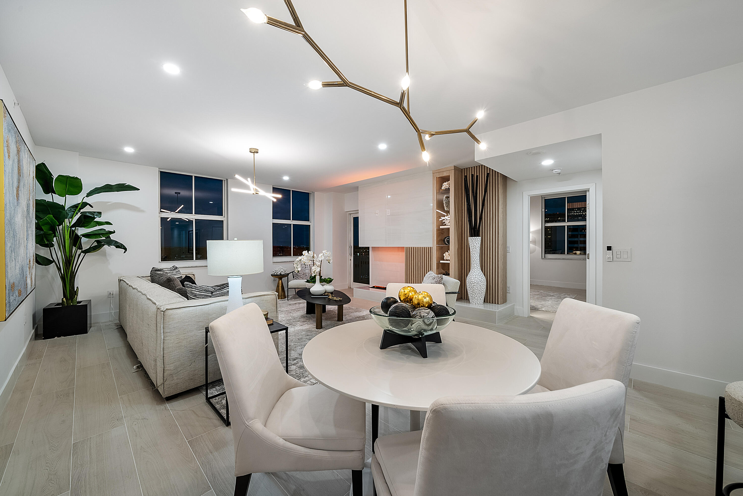 255 Evernia Street 806