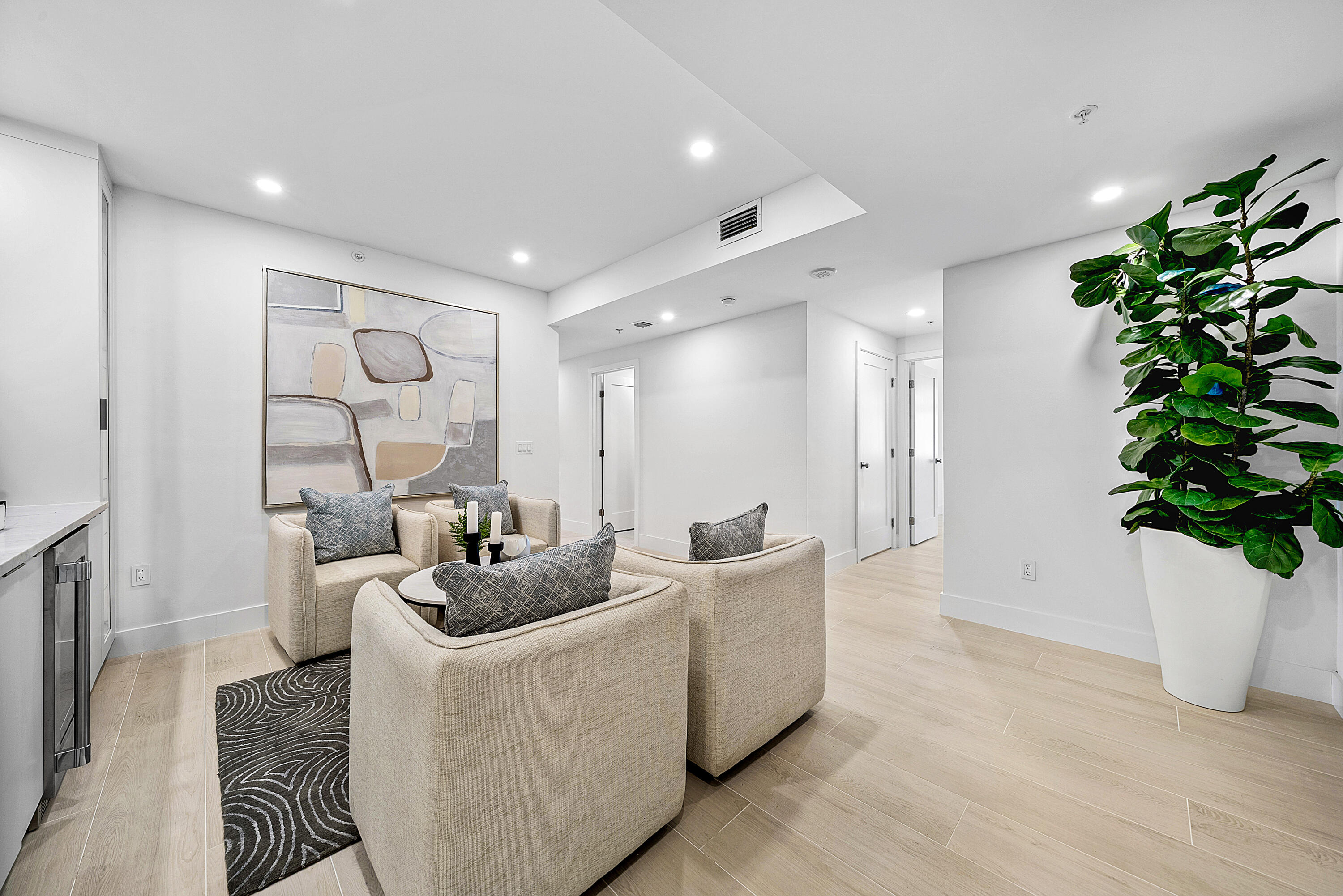 255 Evernia Street 806