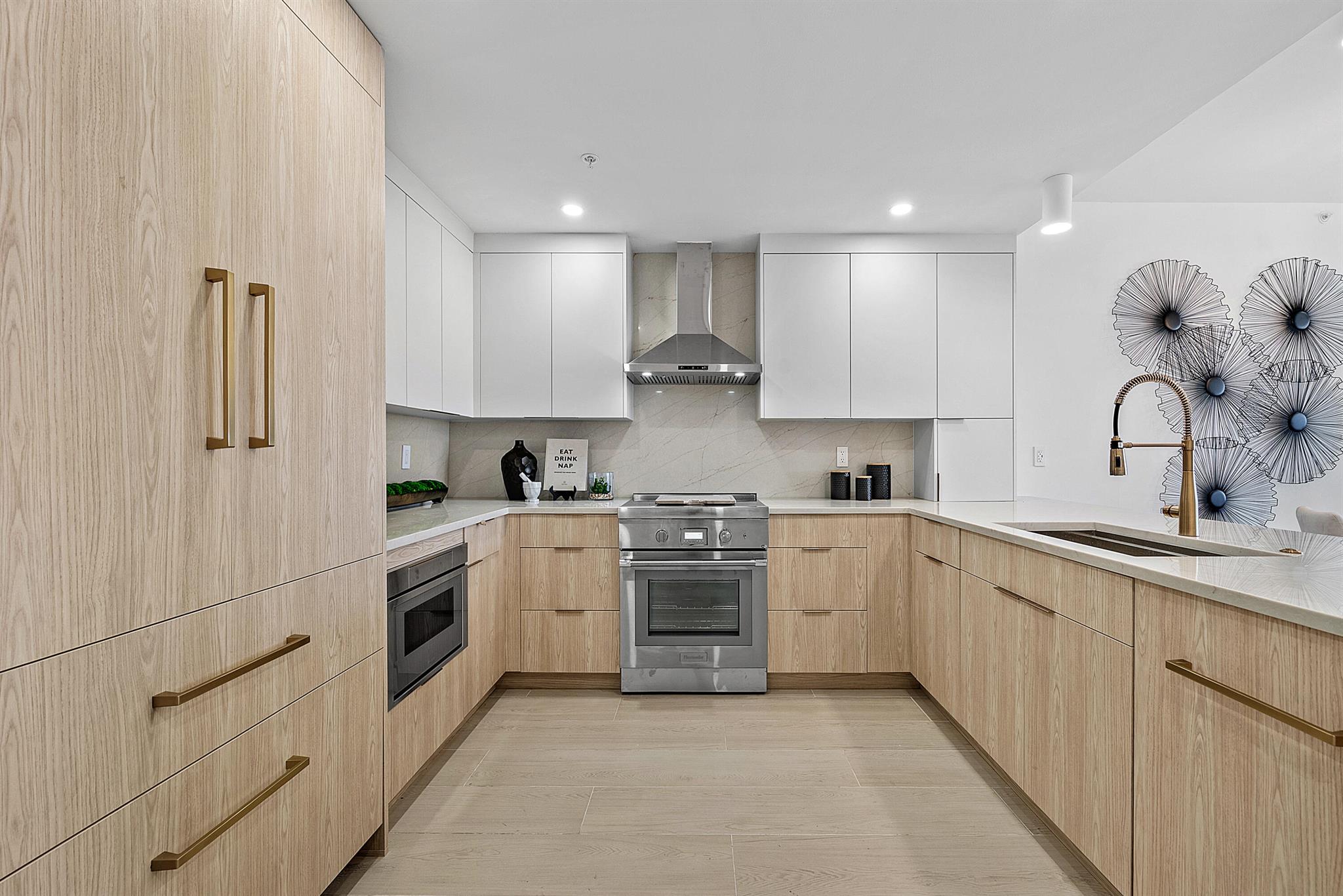 255 Evernia Street 806