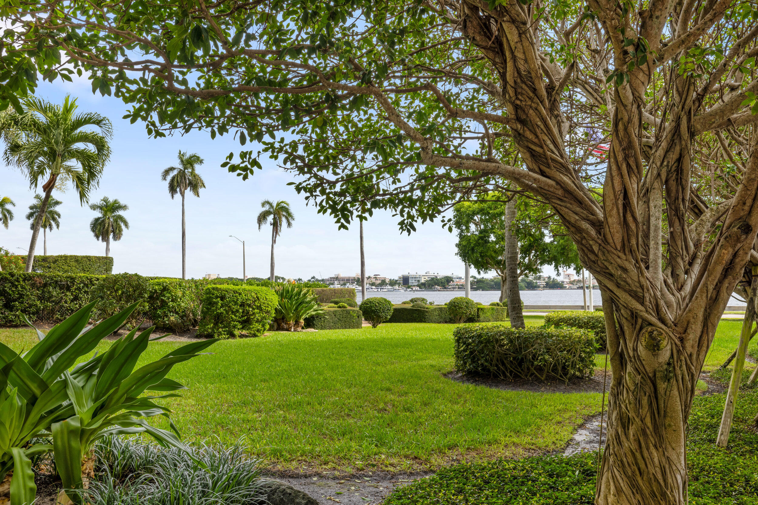 1801 S Flagler Drive 105