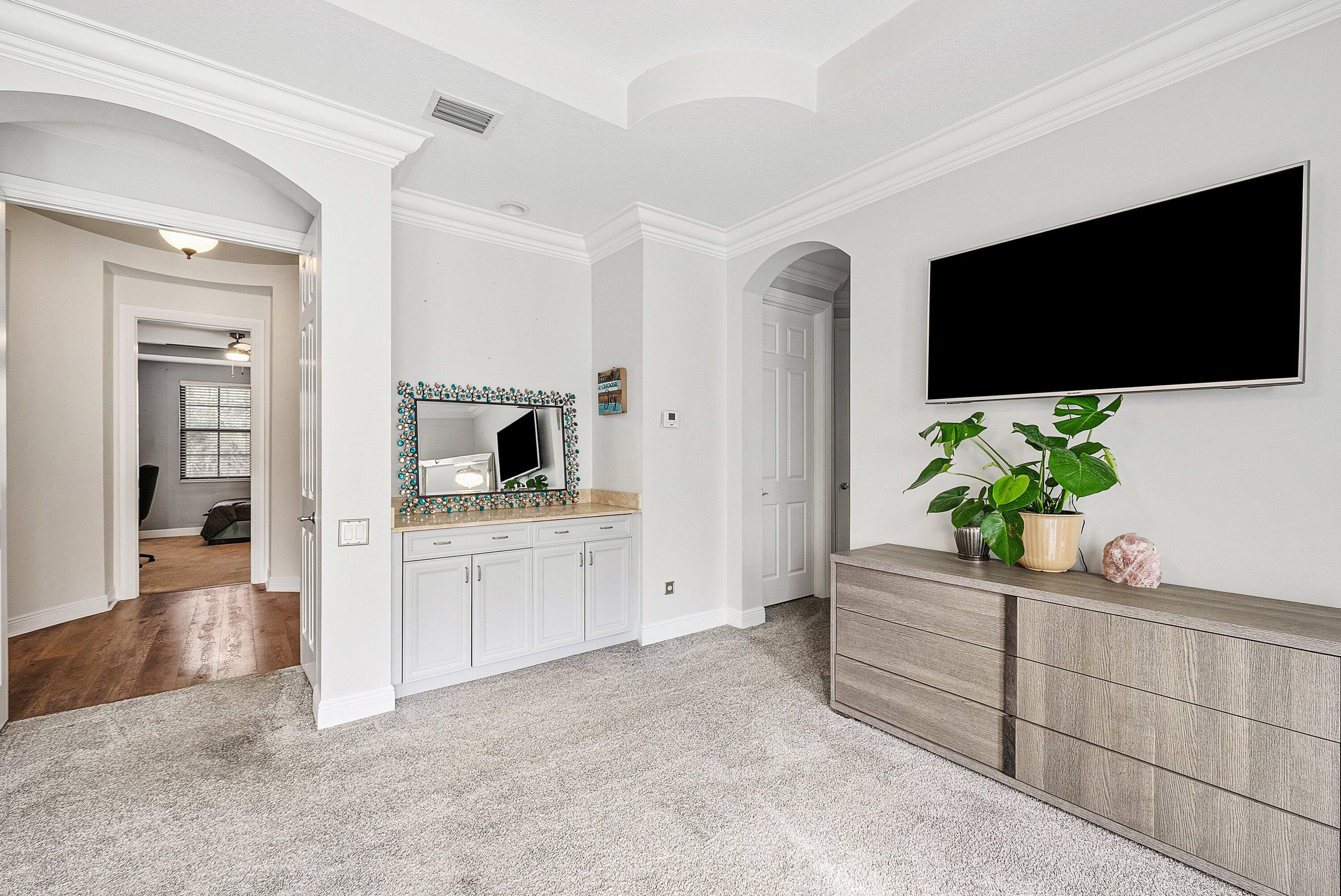 8060 Woodslanding Trail