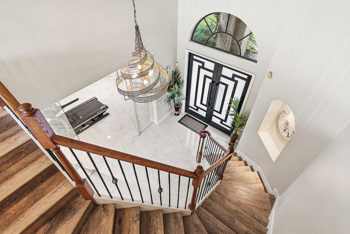 8060 Woodslanding Trail