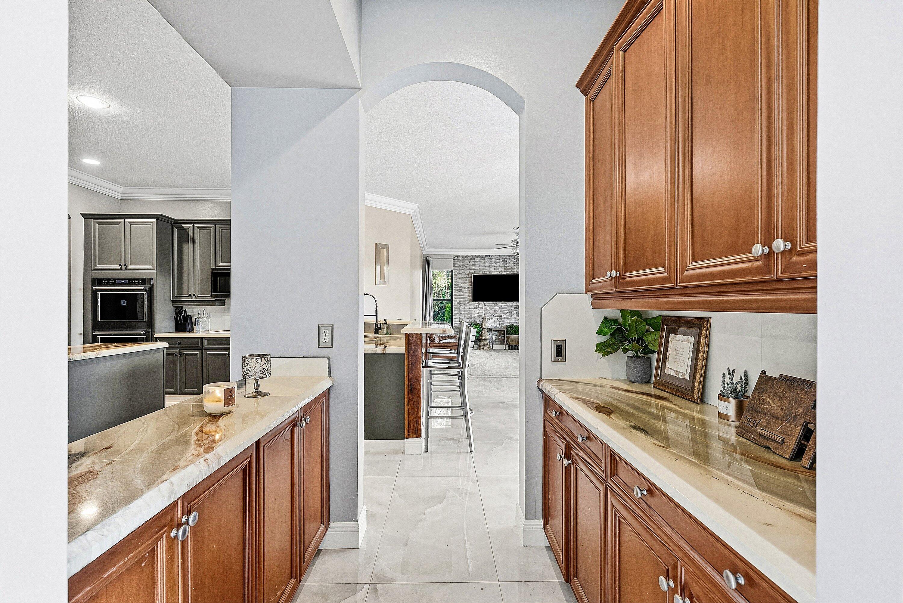 8060 Woodslanding Trail