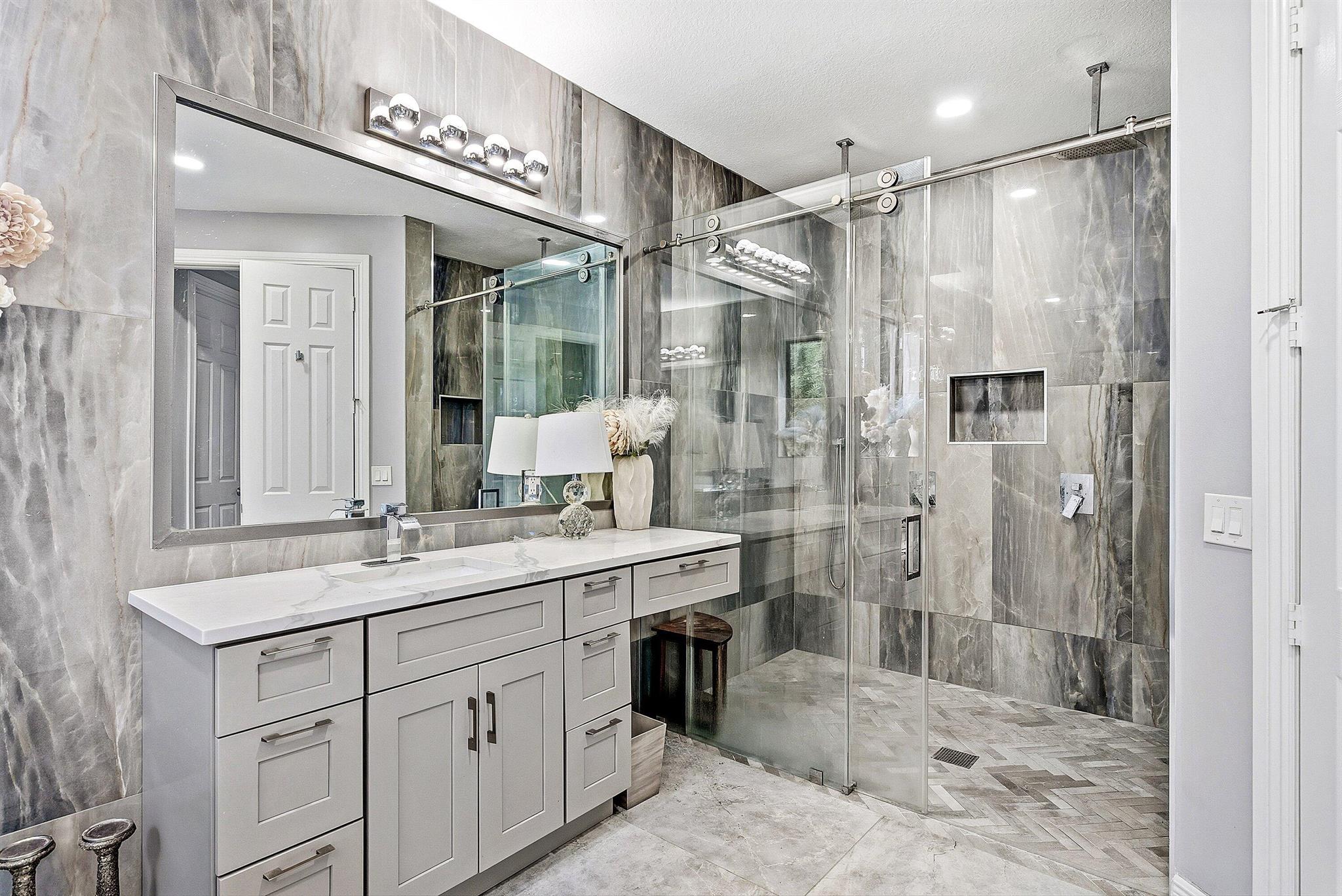 8060 Woodslanding Trail