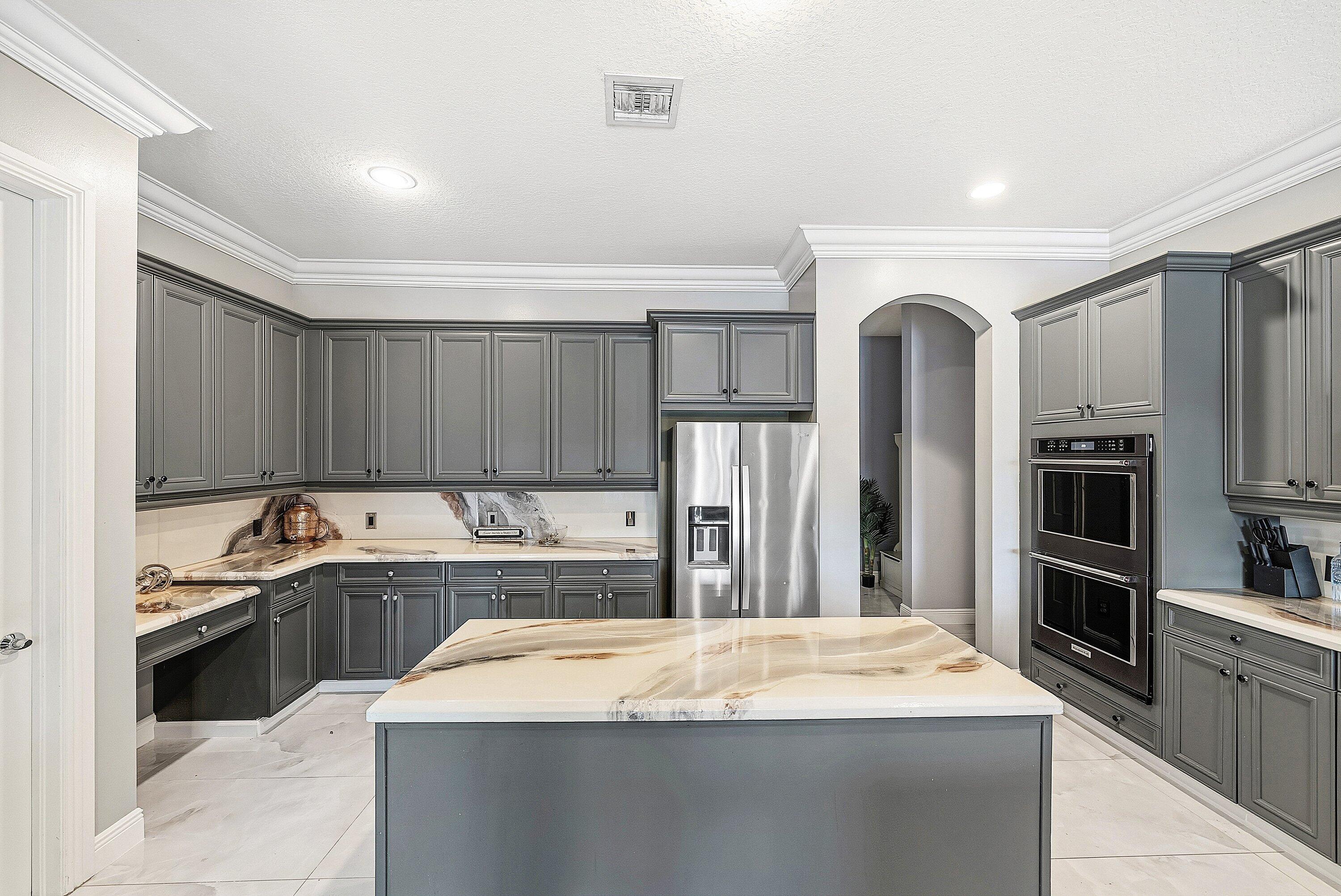 8060 Woodslanding Trail