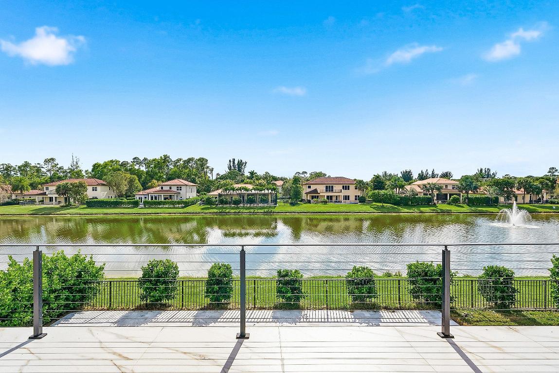 8060 Woodslanding Trail