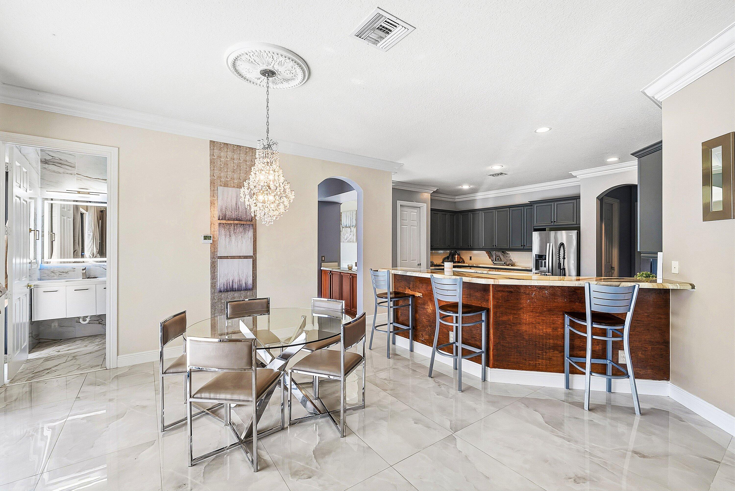 8060 Woodslanding Trail