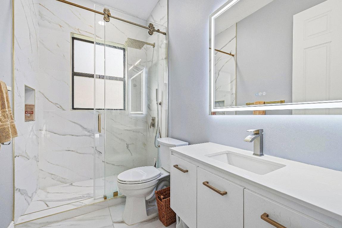 8060 Woodslanding Trail