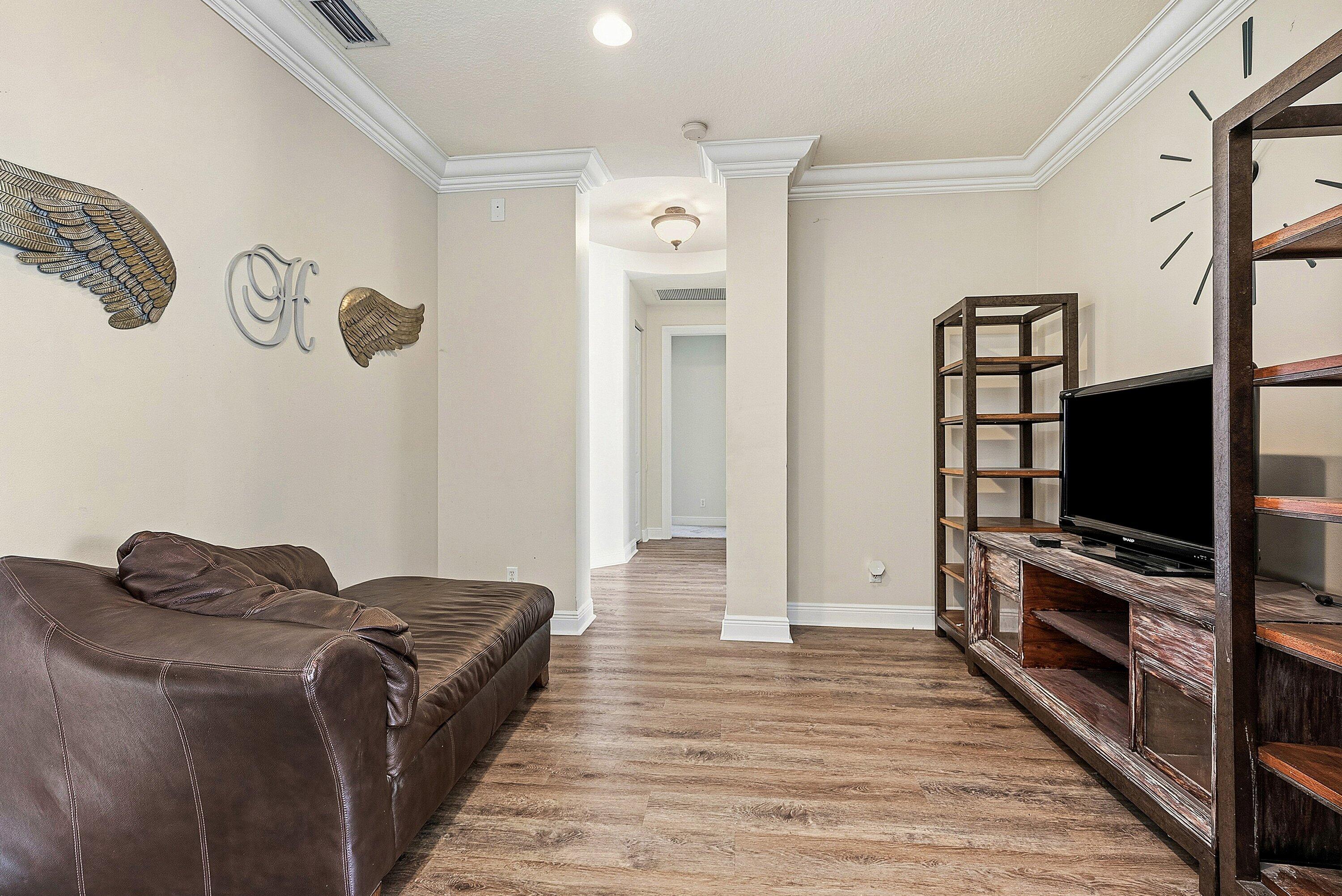 8060 Woodslanding Trail